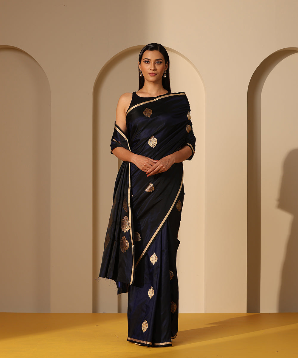 Black_And_Blue_Dual_Tone_Handloom_Pure_Satin_Silk_Banarasi_Saree_With_Kadhwa_Boota_WeaverStory_02