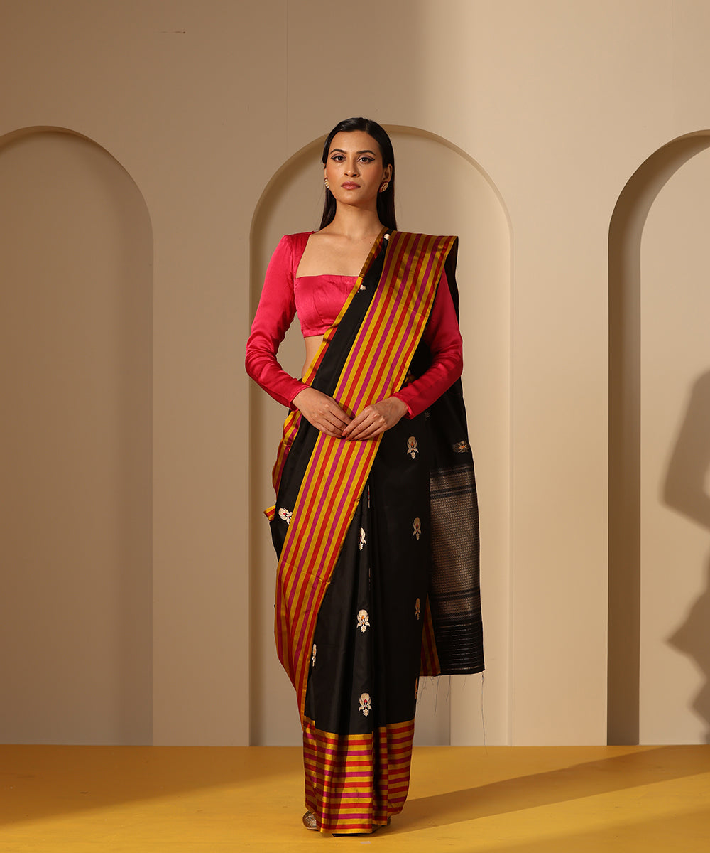 Black_Handloom_Pure_Satin_Silk_Banarasi_Saree_With_Mustard_And_Red_Striped_Border_WeaverStory_02