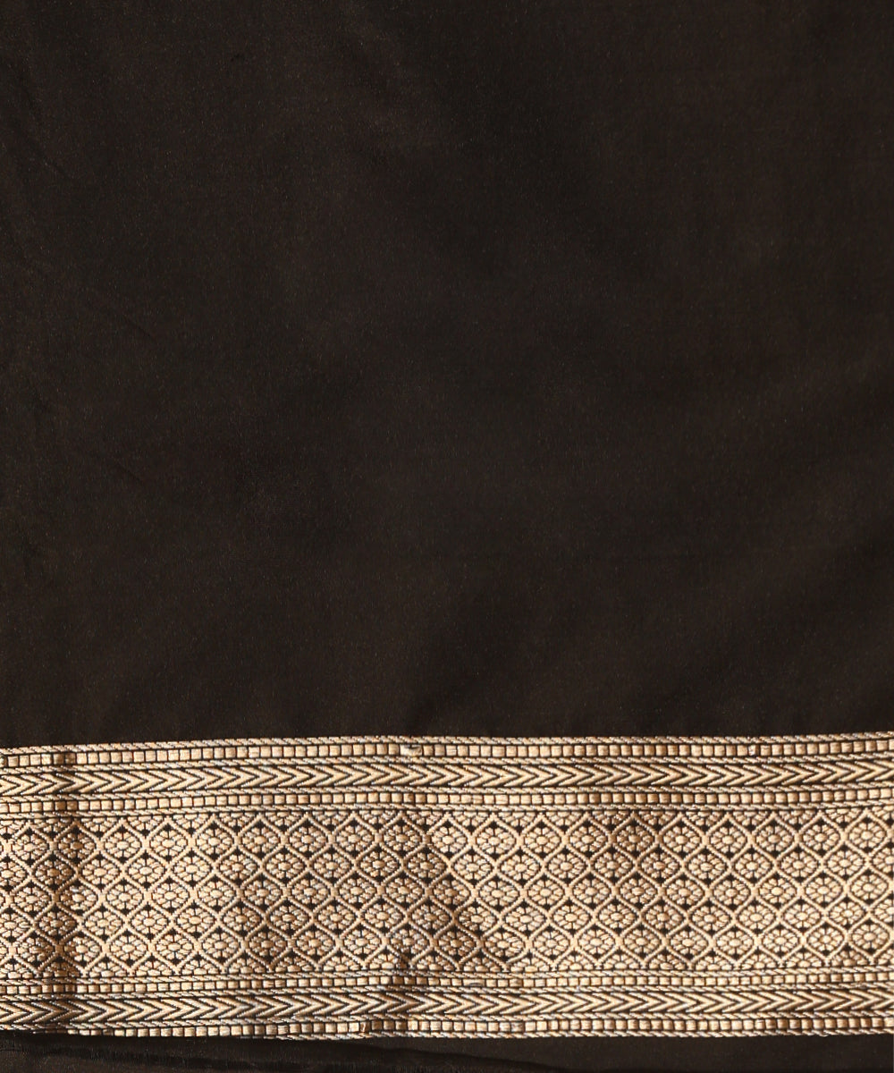 Black_Handloom_Pure_Satin_Silk_Banarasi_Saree_With_Mustard_And_Red_Striped_Border_WeaverStory_05