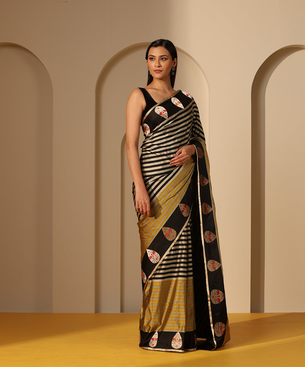 Handloom_Mustard_And_Grey_Horizontal_Striped_Mashroo_Silk_Banarasi_Saree_With_Black_Border_WeaverStory_02