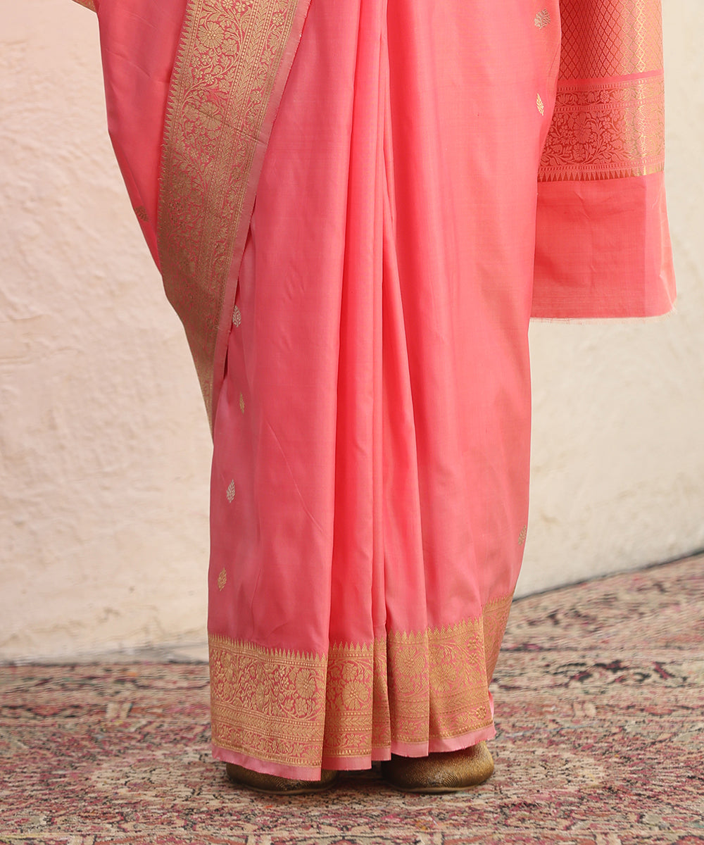 Handloom_Light_Pink_Pure_Katan_Silk_Banarasi_Saree_With_Kadhwa_Booti_WeaverStory_04