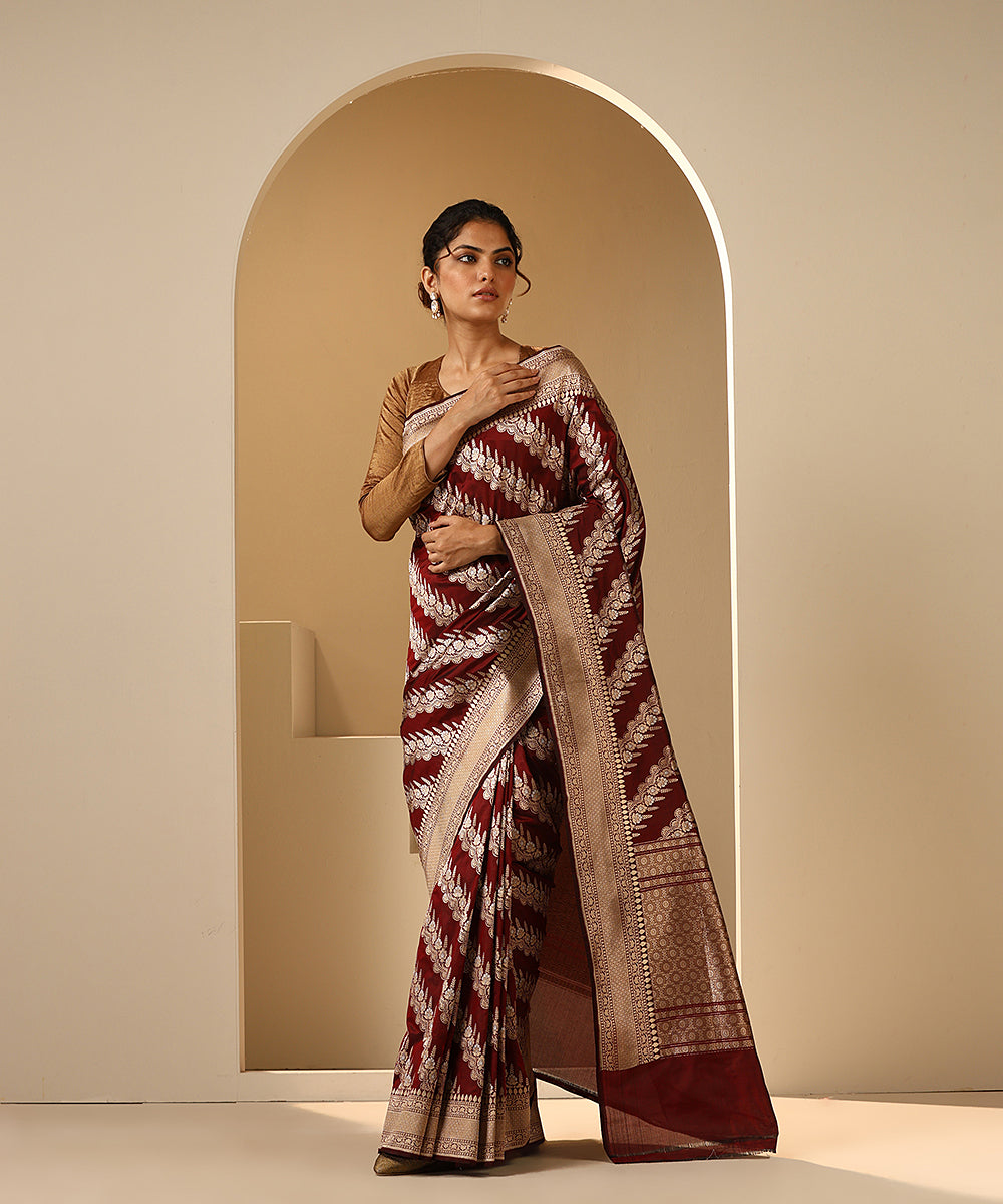 Maroon_Handloom_Pure_Katan_Silk_Banarasi_Saree_With_Aada_Jaal_WeaverStory_02