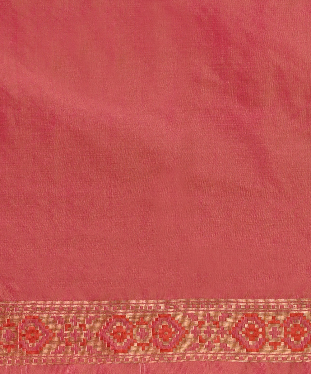 Handloom_Offwhite_Pure_Katan_Silk_Banarasi_Patola_Saree_With_Pink_Border_WeaverStory_05