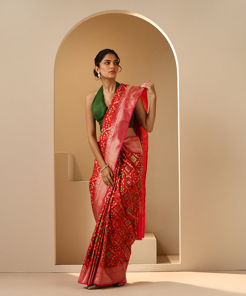 Red_Handloom_Pure_Katan_Silk_Banarasi_Patola_Saree_With_Pink_And_Gold_Border_WeaverStory_02