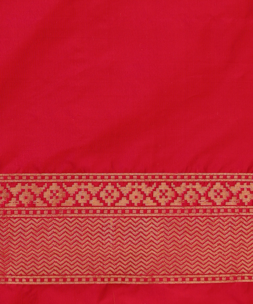 Red_Handloom_Pure_Katan_Silk_Banarasi_Patola_Saree_With_Pink_And_Gold_Border_WeaverStory_05