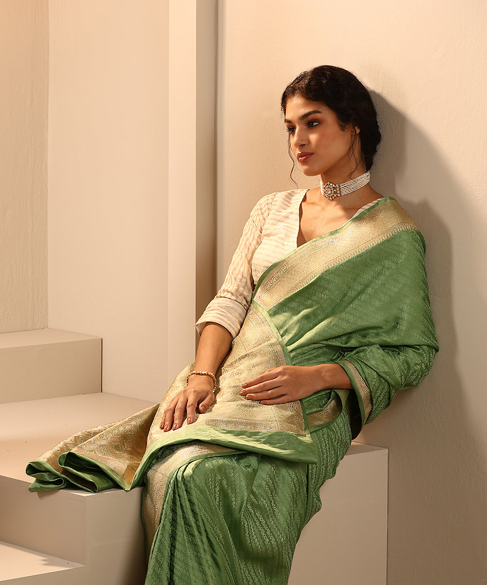 Handloom_Mint_Green_Pure_Satin_Silk_Tanchoi_Banarasi_Saree_With_Green_Resham_Work_WeaverStory_01