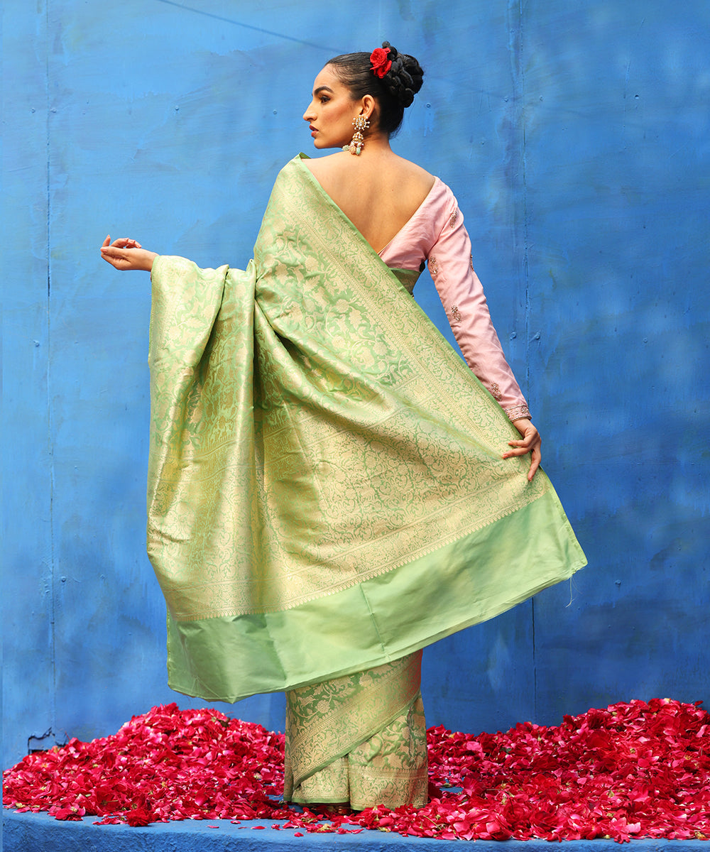 Green_Handloom_Pure_Katan_Silk_Shikargah_Banarasi_Saree_WeaverStory_03