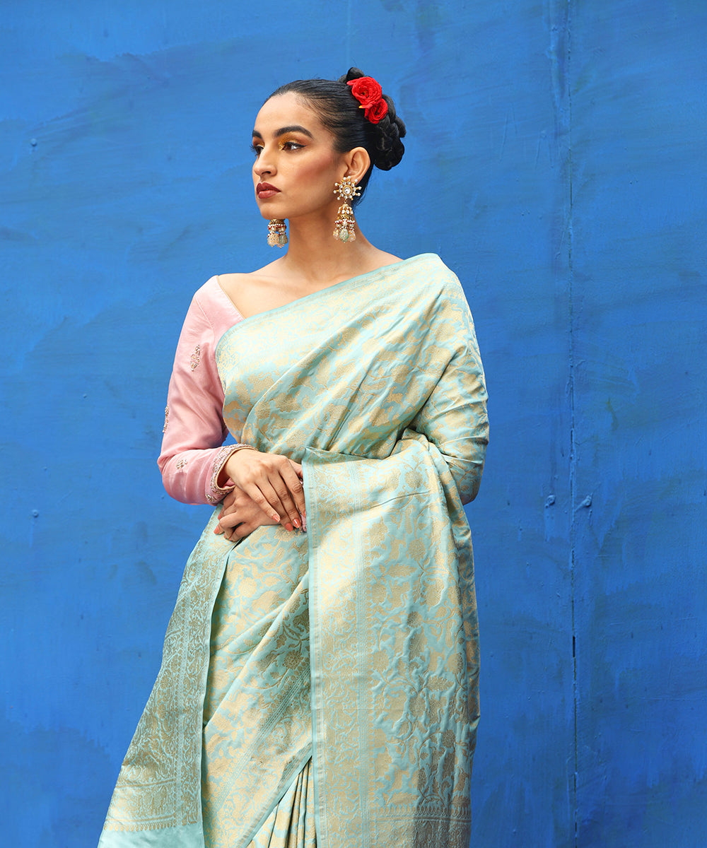 Aqua_Blue_Handloom_Pure_Katan_Silk_Shikargah_Banarasi_Saree_With_Small_Motifs_WeaverStory_01
