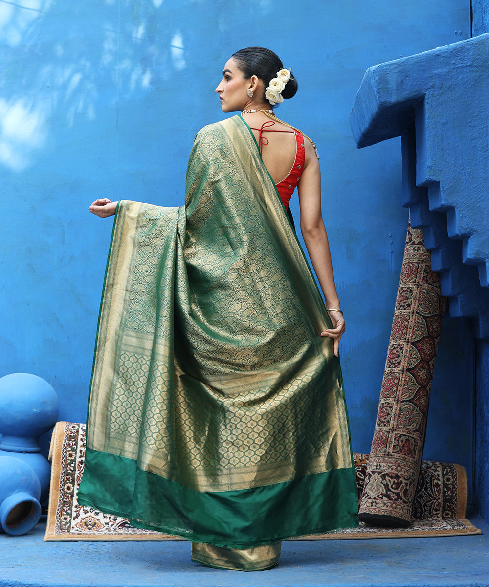 Handloom_Dark_Green_Pure_Katan_Silk_Tanchoi_Banarasi_Saree_With_Paisley_And_Zari_Jaal_WeaverStory_03
