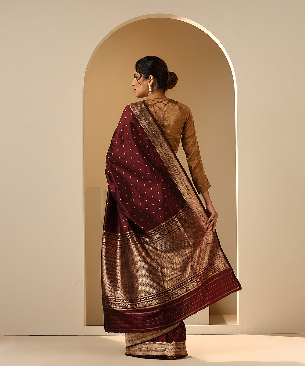 Wine_Handloom_Pure_Katan_Silk_Banarasi_Saree_With_Small_Floral_Motifs_WeaverStory_03