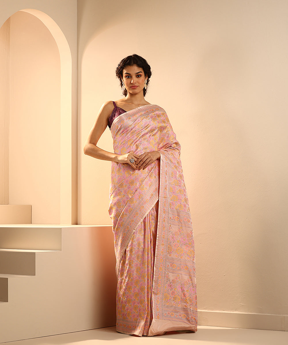 Handloom_Soft_Mauve_Pure_Satin_Silk_Tanchoi_Banarasi_Saree_With_Roses_In_Pink_And_Mustard_WeaverStory_02