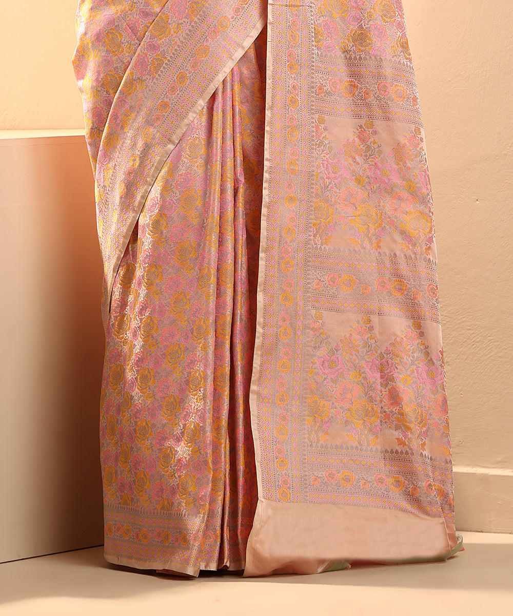 Handloom_Soft_Mauve_Pure_Satin_Silk_Tanchoi_Banarasi_Saree_With_Roses_In_Pink_And_Mustard_WeaverStory_04