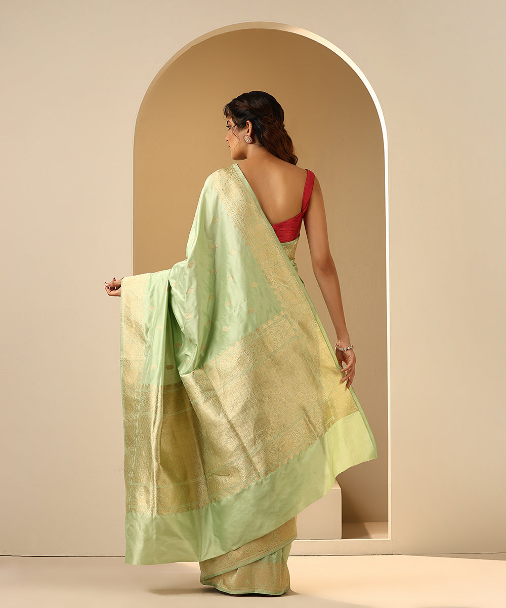 Handloom_Mint_Green_Pure_Katan_Silk_Banarasi_Saree_With_Kadhwa_Border_WeaverStory_03