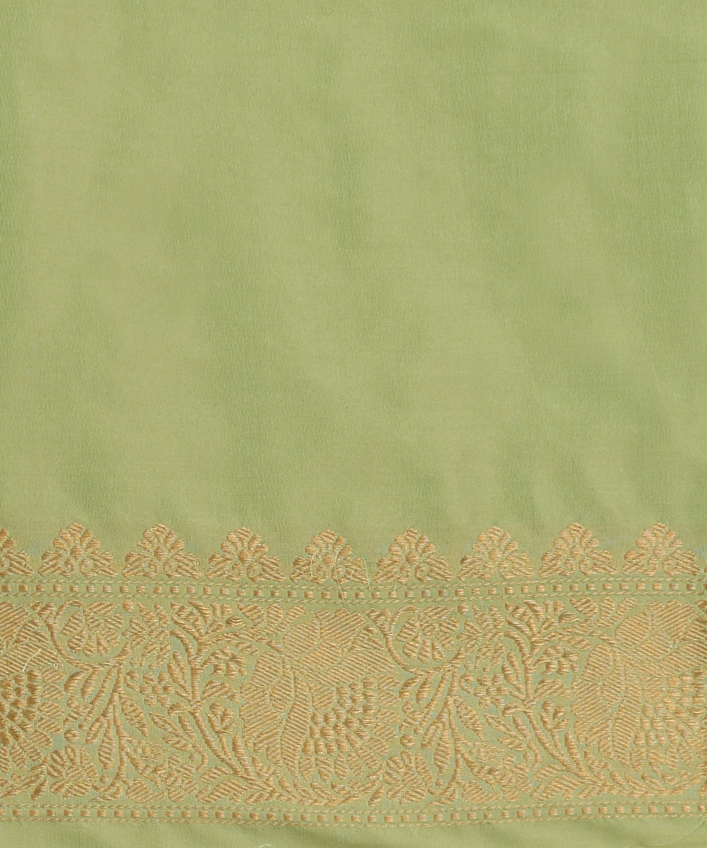 Handloom_Mint_Green_Pure_Katan_Silk_Banarasi_Saree_With_Kadhwa_Border_WeaverStory_05
