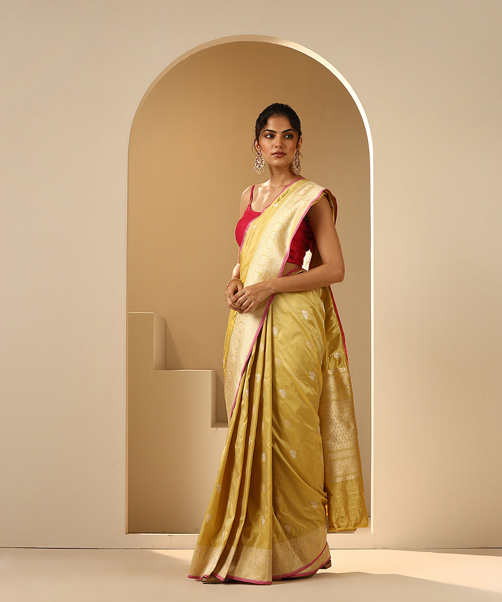 Mustard_Handloom_Pure_Katan_Silk_Banarasi_Saree_With_Kadhwa_Border_WeaverStory_02