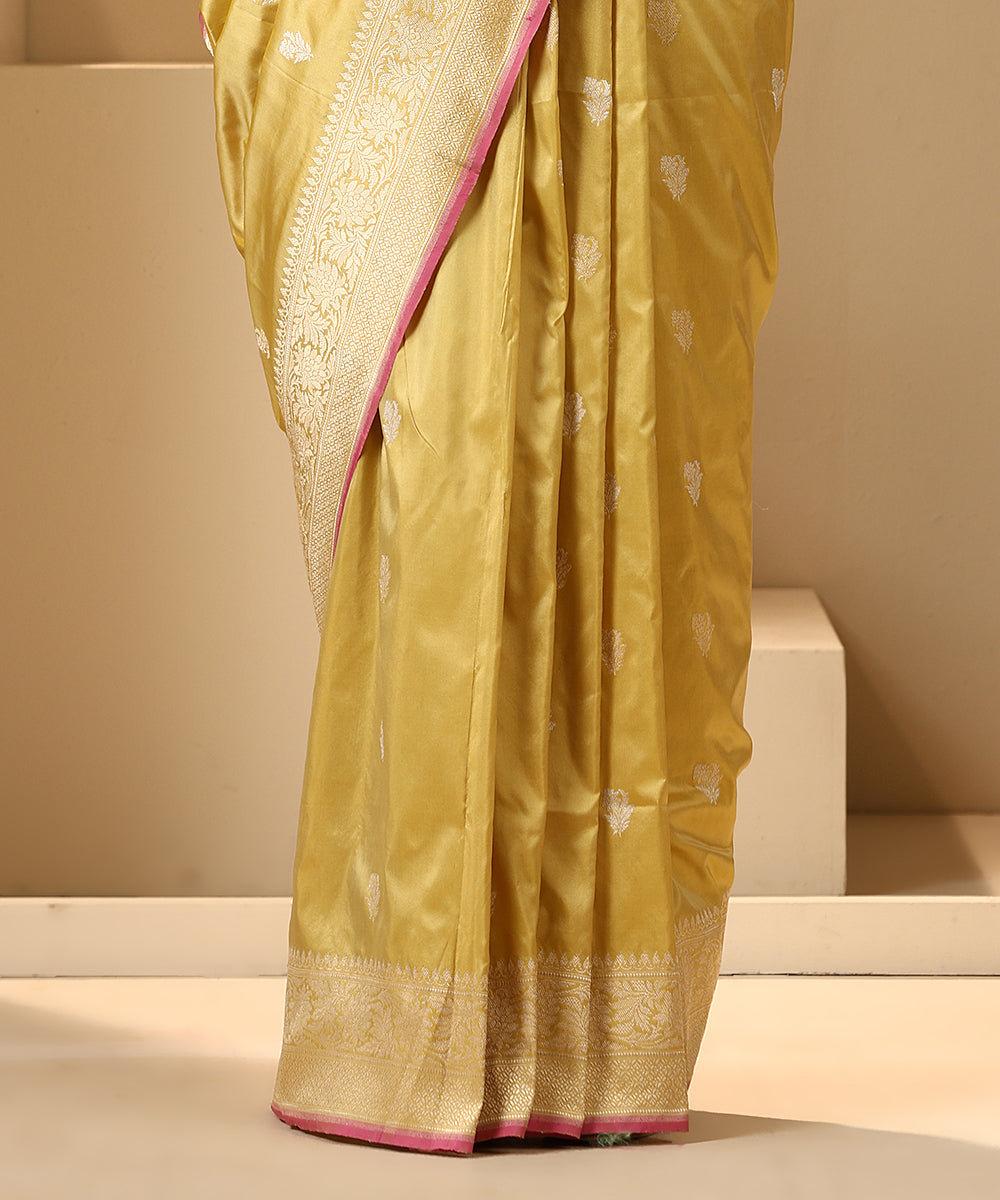 Mustard_Handloom_Pure_Katan_Silk_Banarasi_Saree_With_Kadhwa_Border_WeaverStory_04