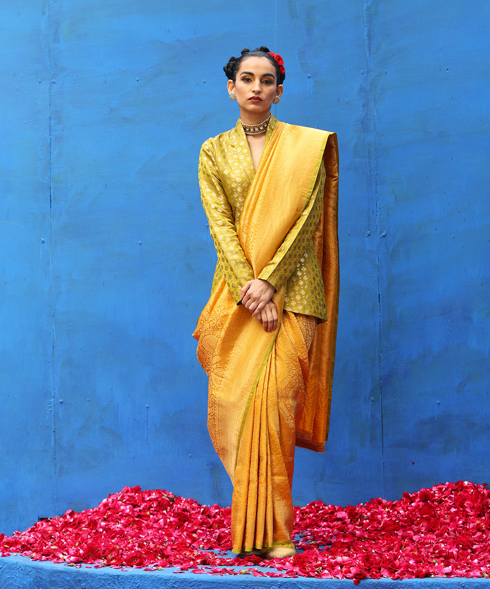 Mustard_Handloom_Pure_Katan_Silk_Zari_Wasket_Banarasi_Saree_With_Circular_Motifs_WeaverStory_02