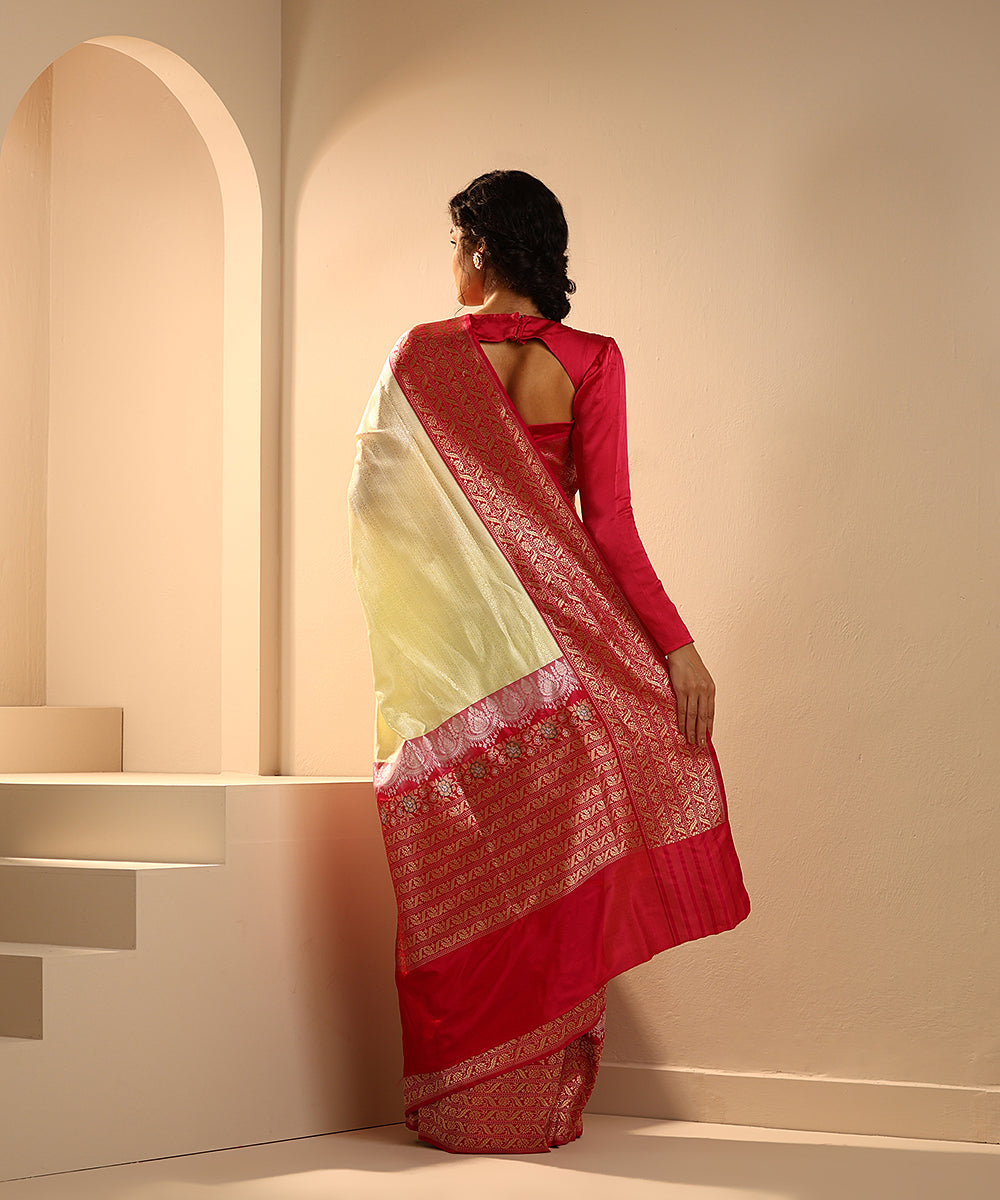 Handloom_Light_Green_Pure_Mashroo_Silk_Tanchoi_Banarasi_Saree_With_Hot_Pink_Border_WeaverStory_03