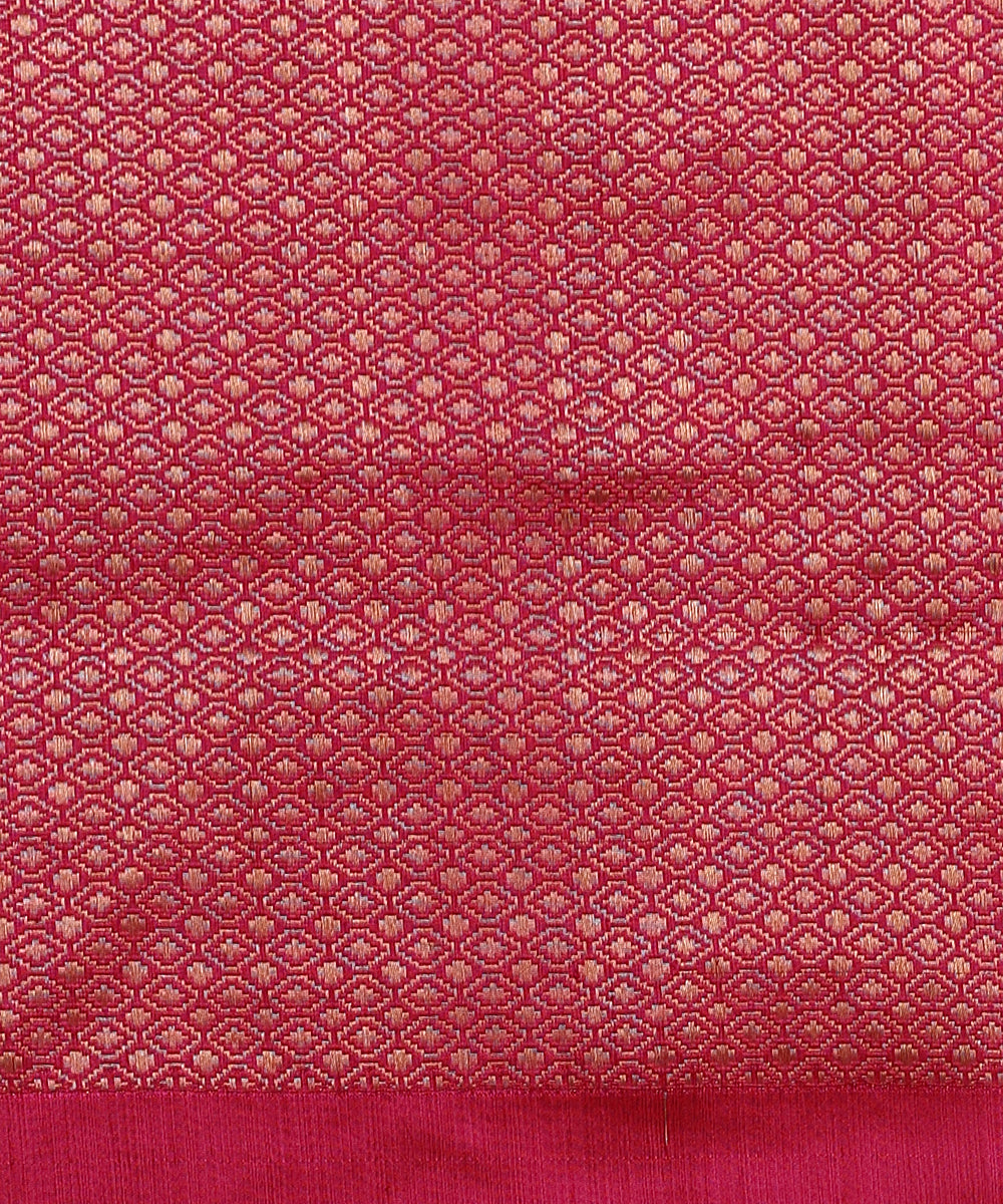 Handloom_Light_Green_Pure_Mashroo_Silk_Tanchoi_Banarasi_Saree_With_Hot_Pink_Border_WeaverStory_05