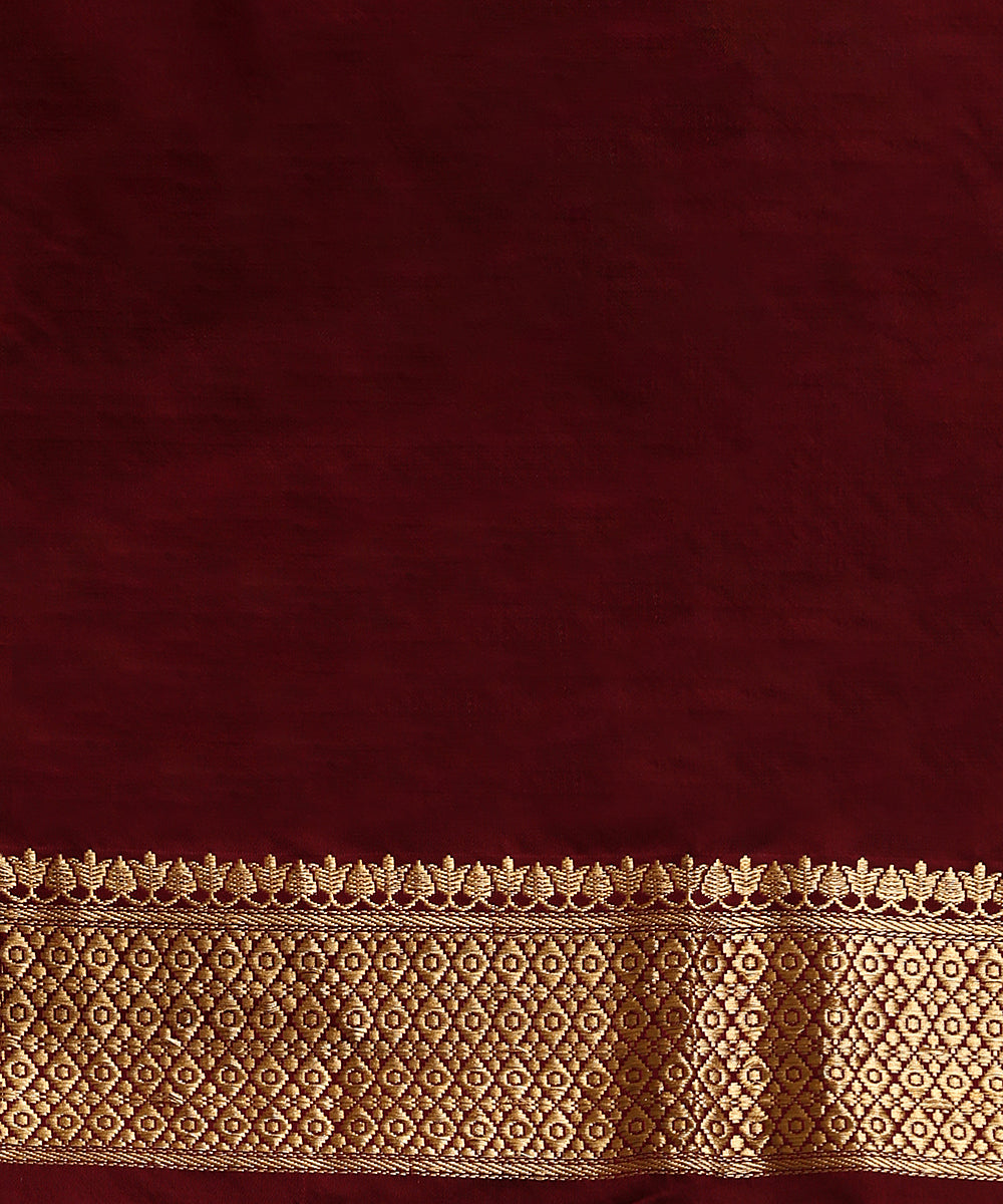 Wine_Handloom_Pure_Mashroo_Silk_Tanchoi_Banarasi_Saree_With_Birds_Motifs_WeaverStory_05