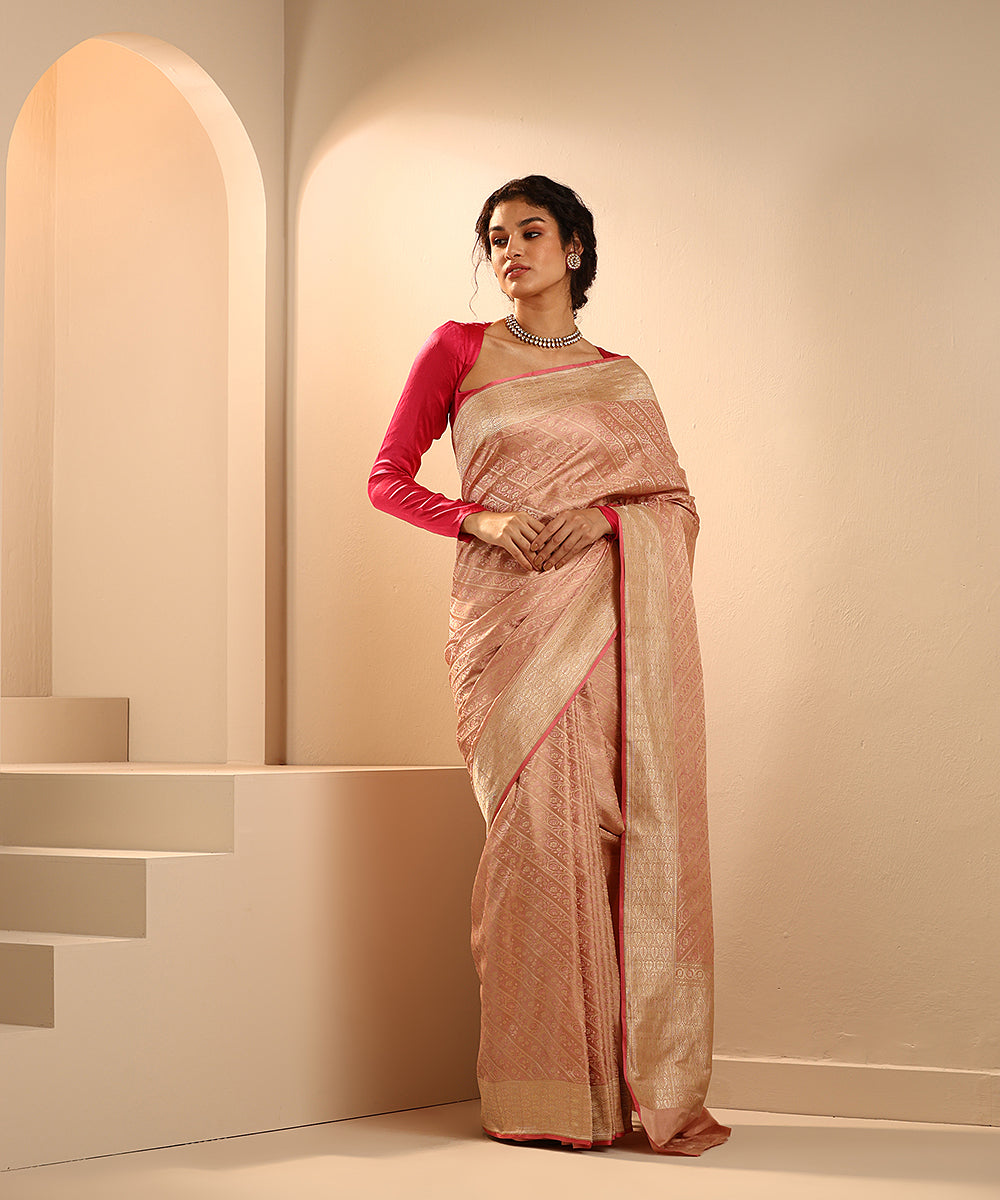 Dusty_Pink_Handloom_Pure_Mashroo_Silk_Tanchoi_Banarasi_Saree_With_Zari_Border_WeaverStory_02