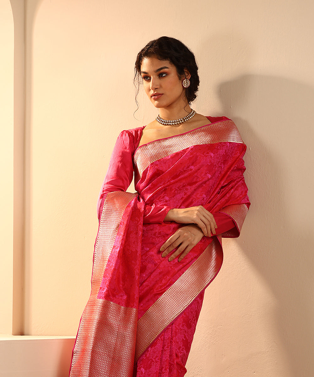 Hot_Pink_Handloom_Ektara_Mashroo_Silk_Tanchoi_Banarasi_Saree_With_Flamingo_Motifs_WeaverStory_01