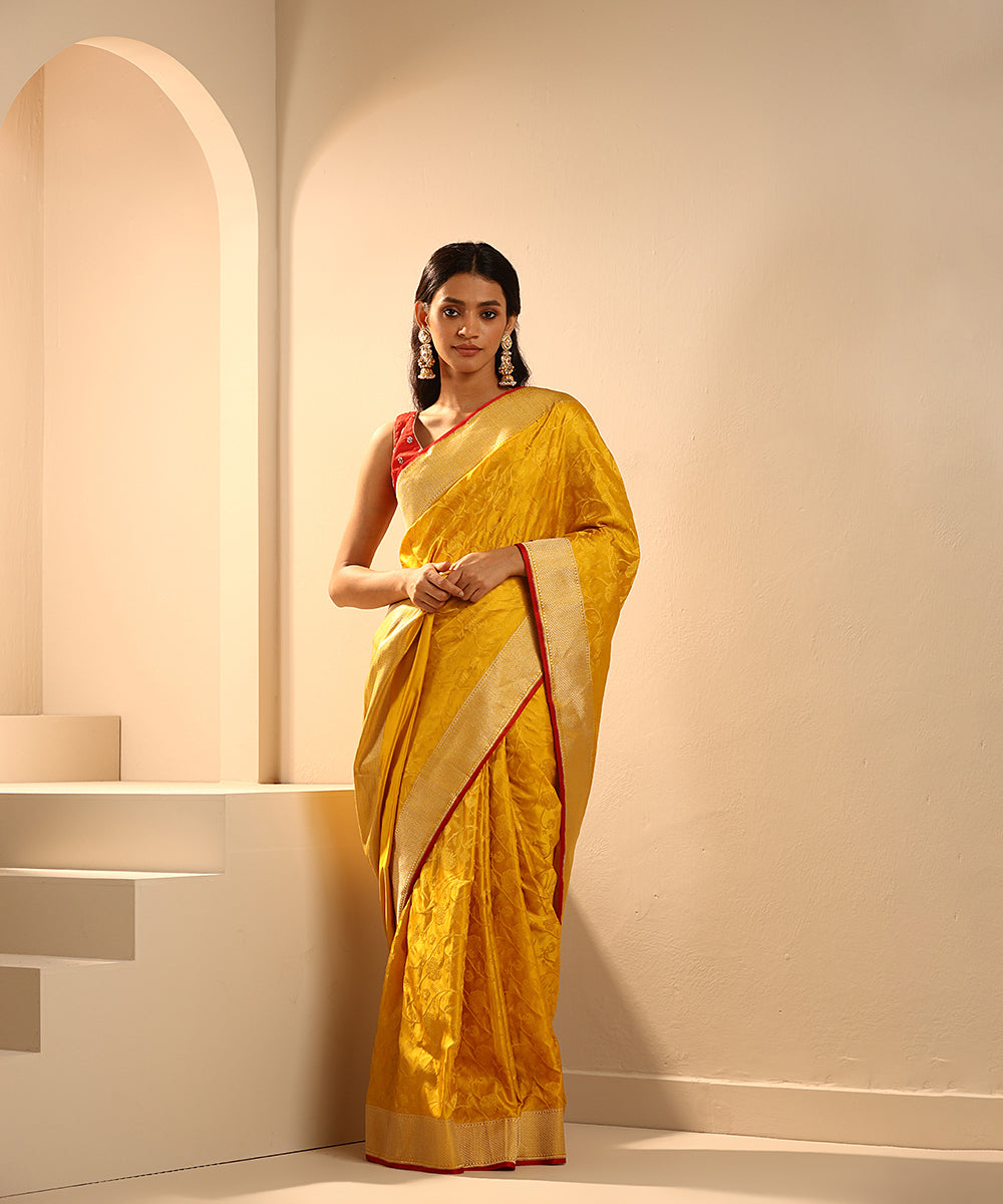 Handloom_Mustard_Pure_Mashroo_Silk_Banarasi_Tanchoi_Saree_With_Birds_Motifs_WeaverStory_02