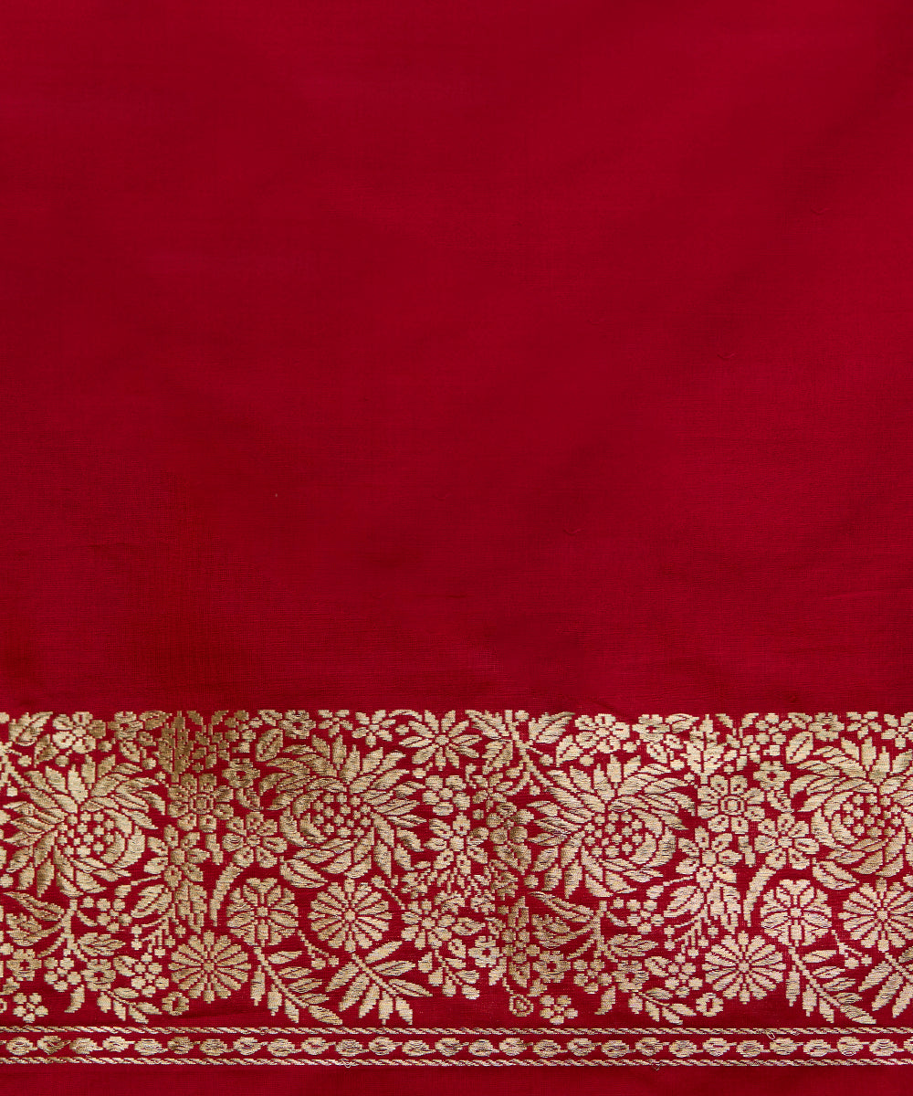 Red_Handloom_Pure_Katan_Silk_Kadhwa_Banarasi_Saree_With_Meenakari_And_Zari_Border_WeaverStory_05