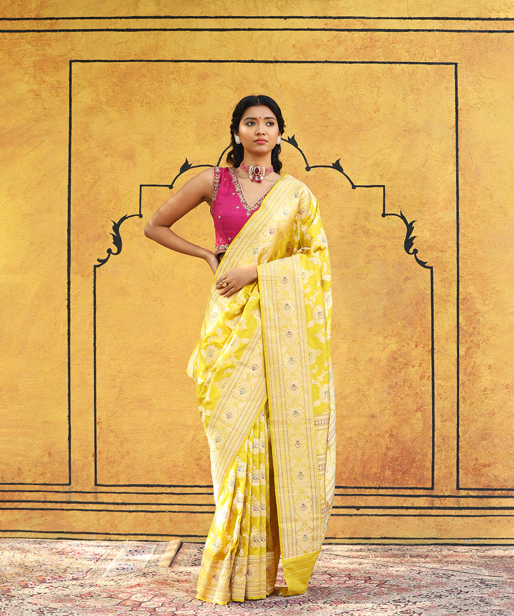 Fresh_Lime_Handloom_Pure_Katan_Silk_Banarasi_Saree_With_Hibiscus_Flowers_And_Meenakari_WeaverStory_02