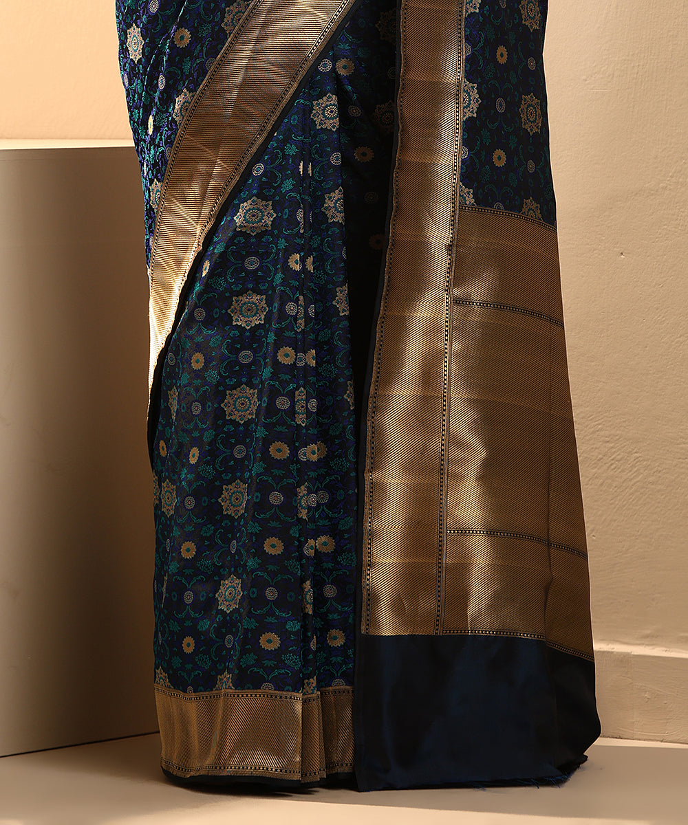 Handloom_Blue_And_Turquoise_Dual_Tone_Pure_Mashroo_Silk_Tanchoi_Banarasi_Saree_WeaverStory_04