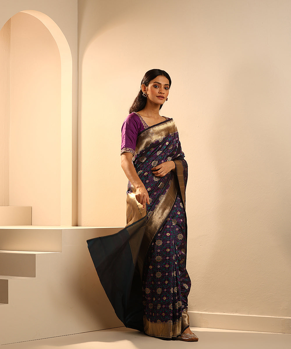 Purple_And_Green_Dual_Tone_Handloom_Pure_Mashroo_Silk_Tanchoi_Banarasi_Saree_WeaverStory_02
