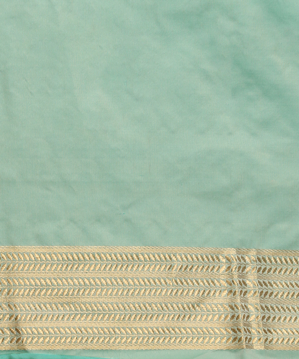 Sea_Green_Handloom_Pure_Mashroo_Silk_Tanchoi_Banarasi_Saree_With_Tanzeb_Border_WeaverStory_05
