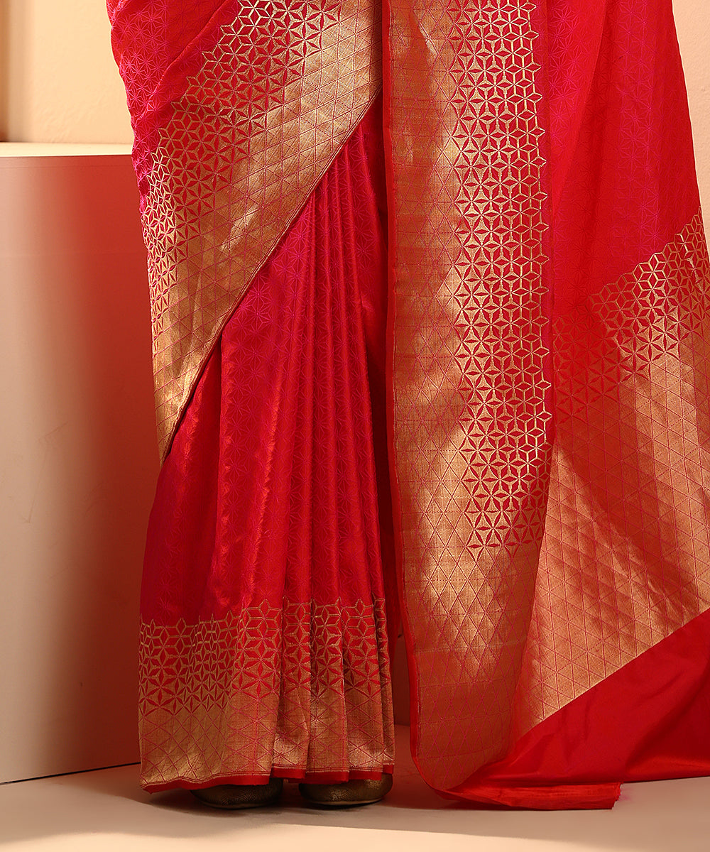 Handloom_Hot_Pink_Pure_Mashroo_Silk_Tanchoi_Banarasi_Saree_With_Zari_Border_WeaverStory_04