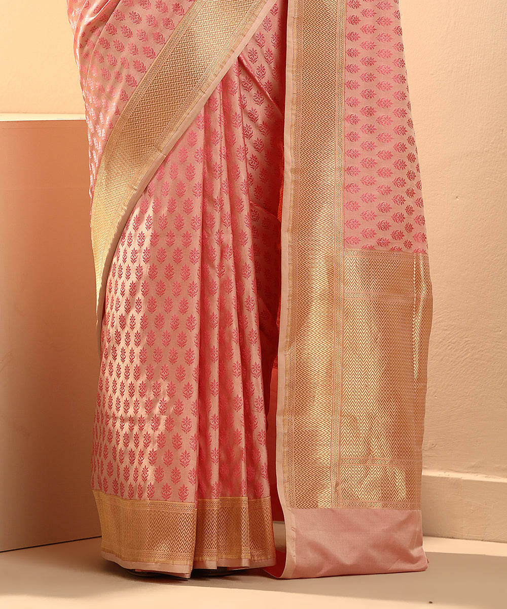 Handloom_Light_Pink_Pure_Mashroo_Silk_Tanchoi_Banarasi_Saree_With_Kadhwa_Border_WeaverStory_04