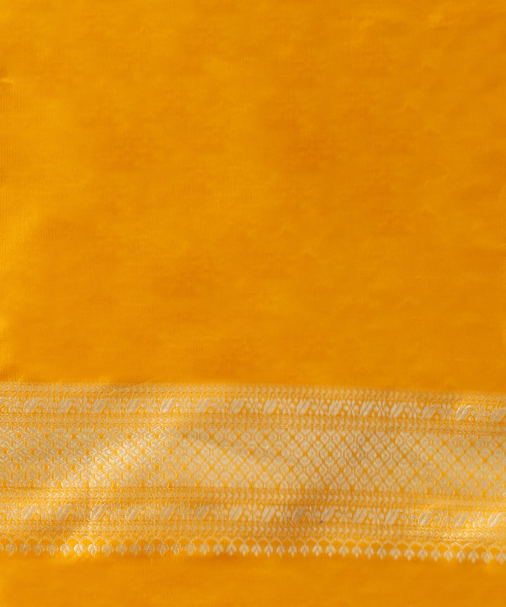 Handloom_Mustard_Pure_Katan_Silk_Zari_Weft_Shikargah_Banarasi_Saree_With_Meenakari_WeaverStory_05