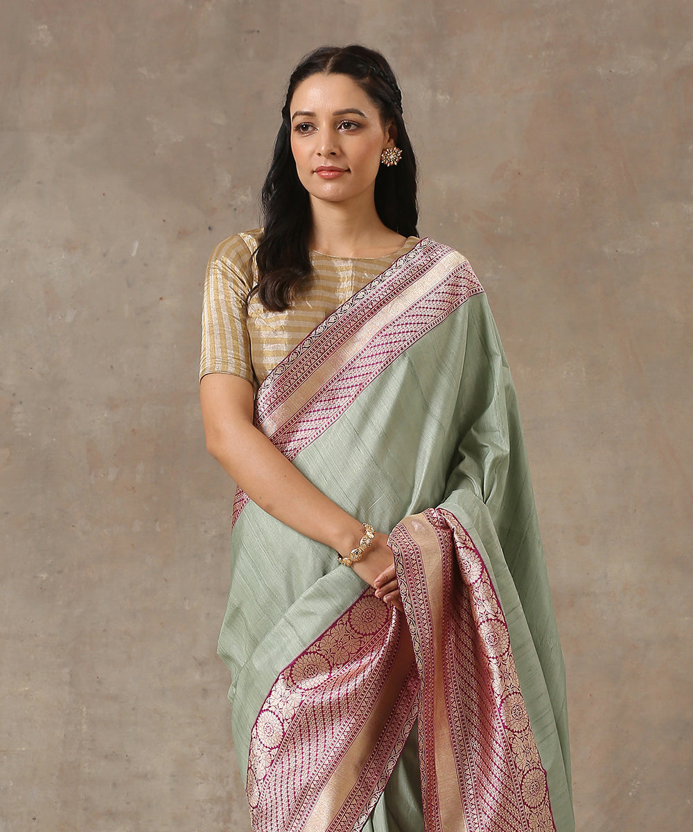 Handloom_Pista_Tussar_Silk_Banarasi_Saree_With_Heavy_Pink_Kadhwa_Border_WeaverStory_01