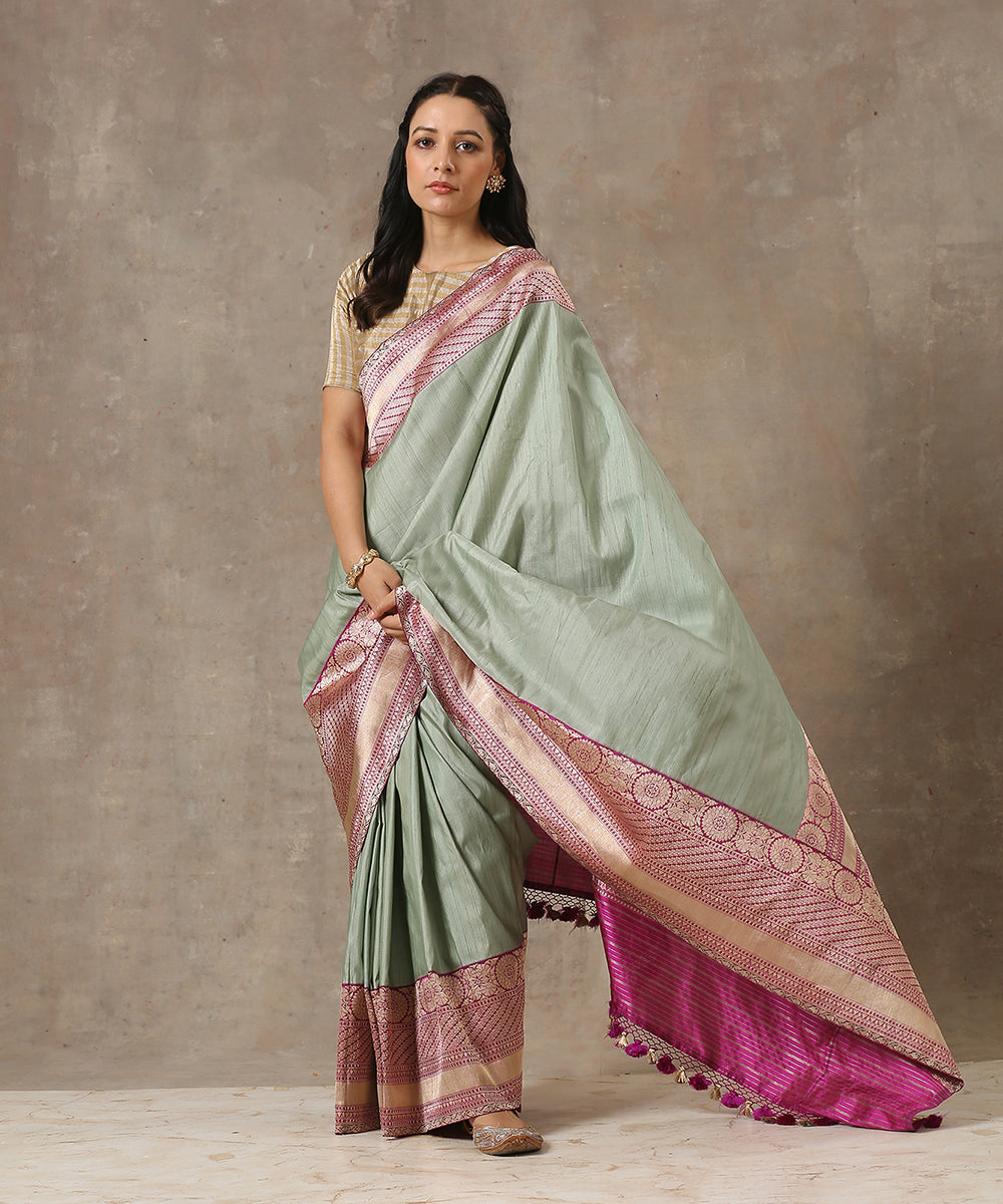 Handloom_Pista_Tussar_Silk_Banarasi_Saree_With_Heavy_Pink_Kadhwa_Border_WeaverStory_02