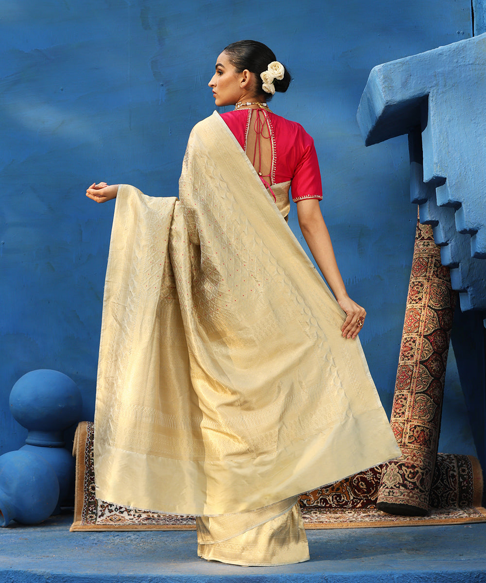 Handloom_Light_Green_Pure_Katan_Silk_Kimkhab_Banarasi_Saree_With_Meenakari_WeaverStory_03