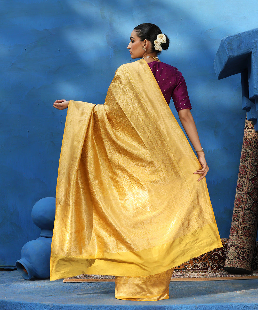 Handloom_Lime_Green_Pure_Katan_Silk_Kimkhab_Banarasi_Saree_With_Antique_Zari_WeaverStory_03