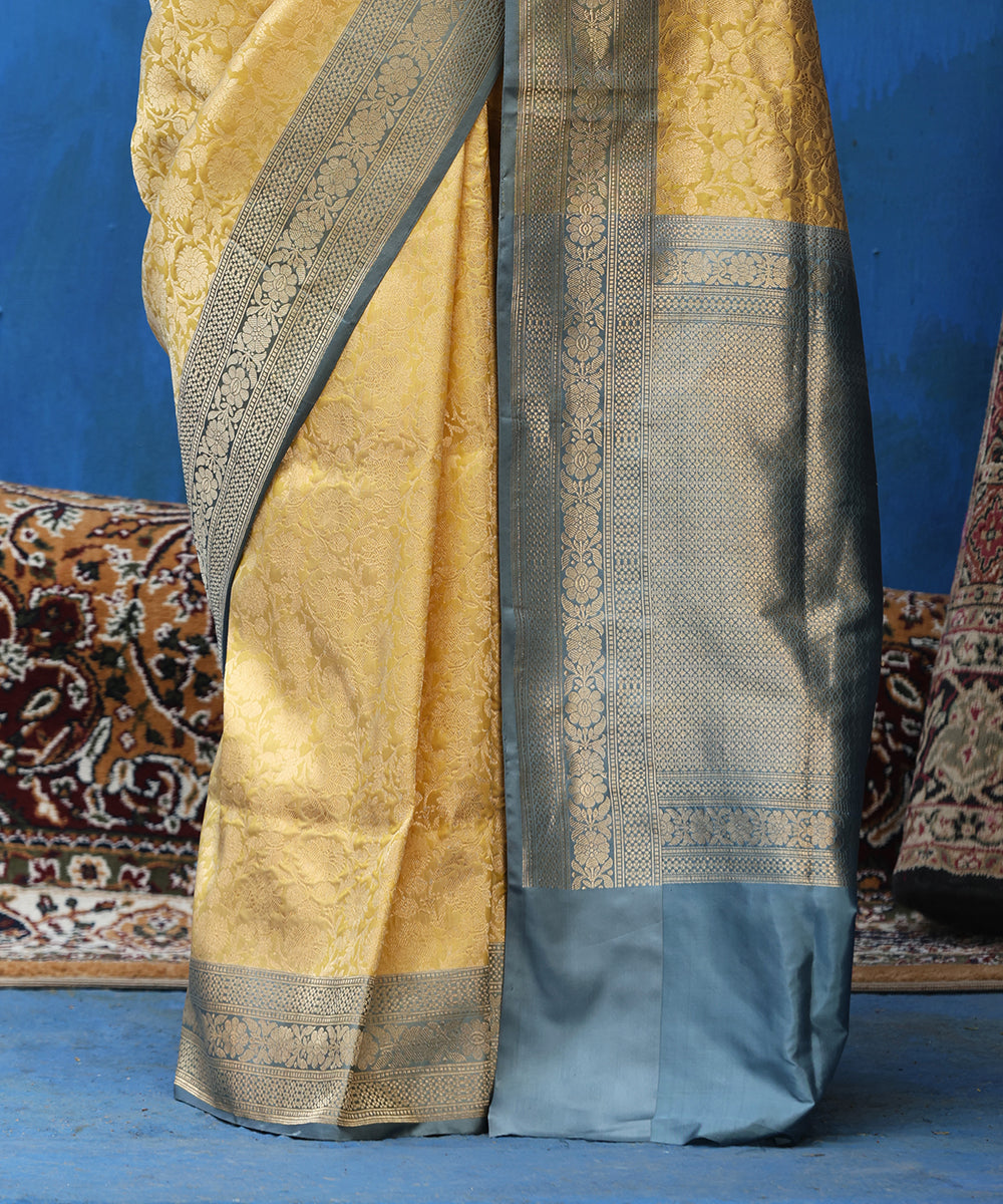 Light_Green_Handloom_Pure_Katan_Silk_Kimkhab_Saree_With_Grey_Border_WeaverStory_04