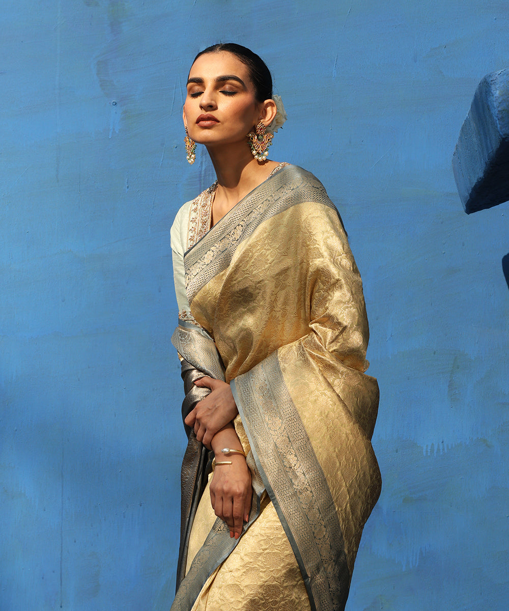 Beige_Handloom_Pure_Katan_Silk_Kimkhab_Banarasi_Saree_With_Grey_Border_WeaverStory_01