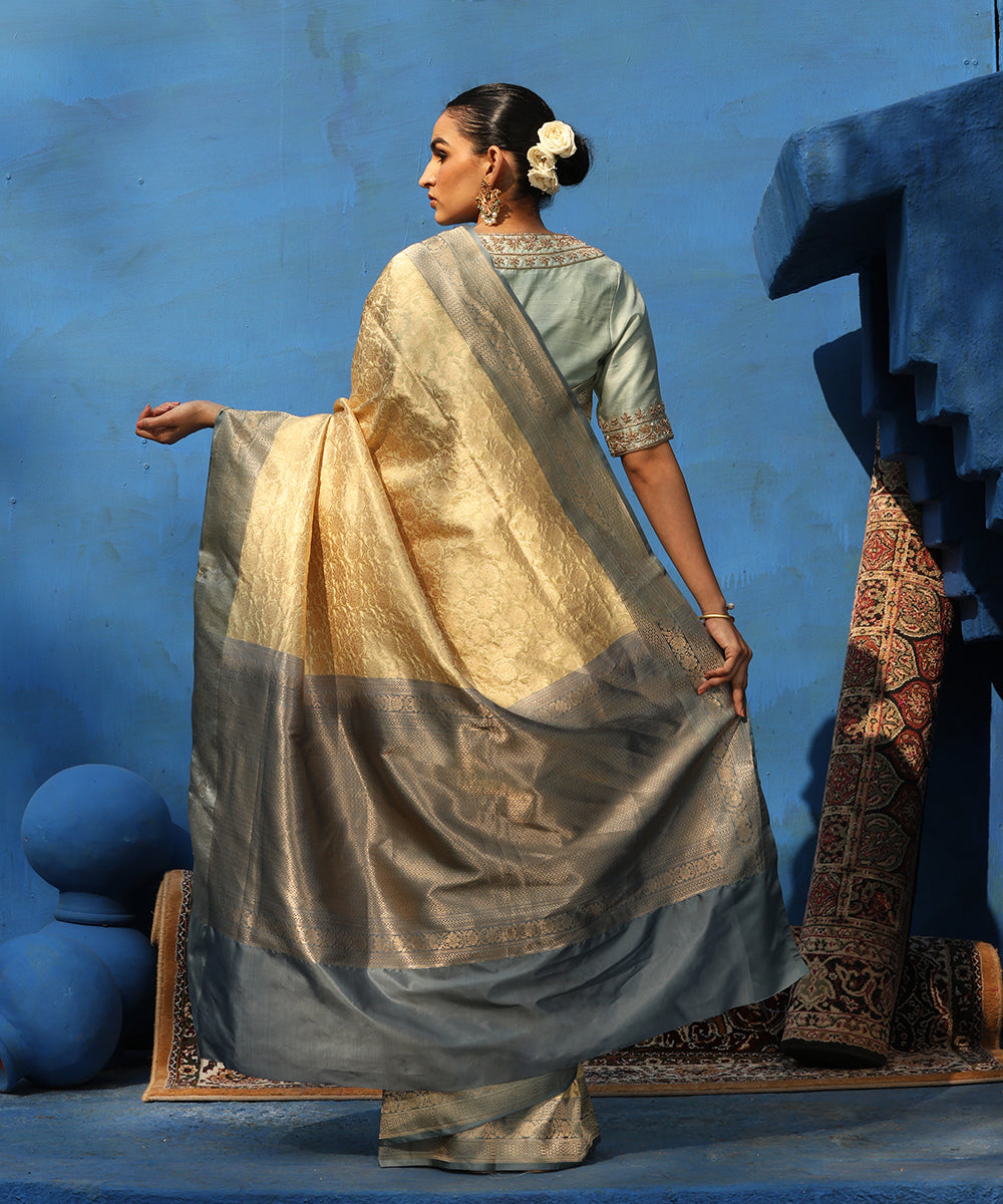 Beige_Handloom_Pure_Katan_Silk_Kimkhab_Banarasi_Saree_With_Grey_Border_WeaverStory_03