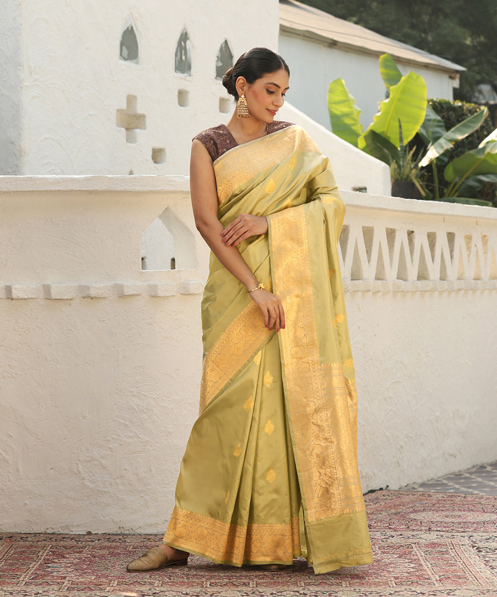 Handloom_Henna_Green_Pure_Katan_Silk_Banarasi_Saree_With_Kadhwa_Boota_WeaverStory_02