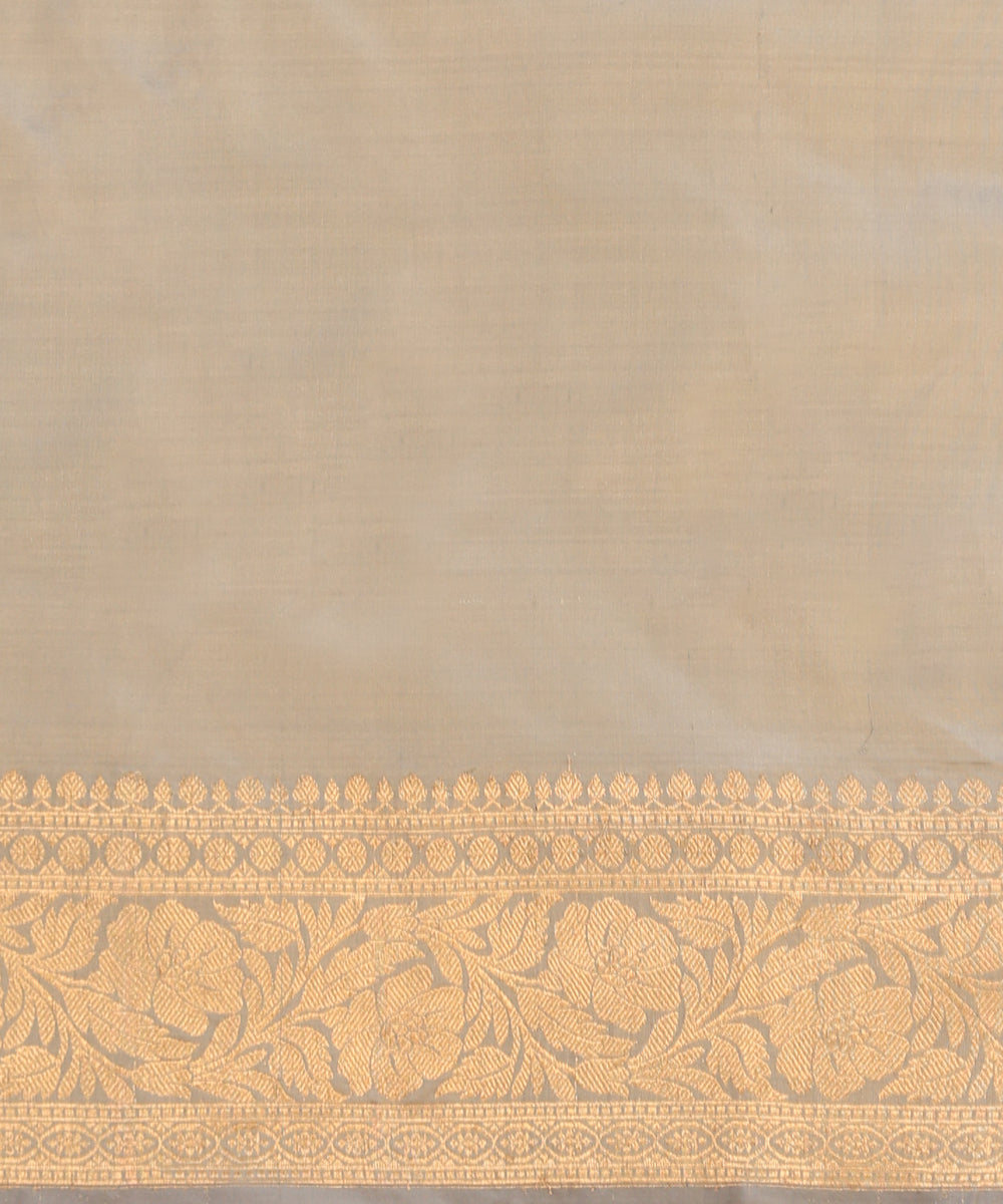 Handloom_Grey_Pure_Katan_Silk_Banarasi_Saree_With_Kadhwa_Boota_WeaverStory_05
