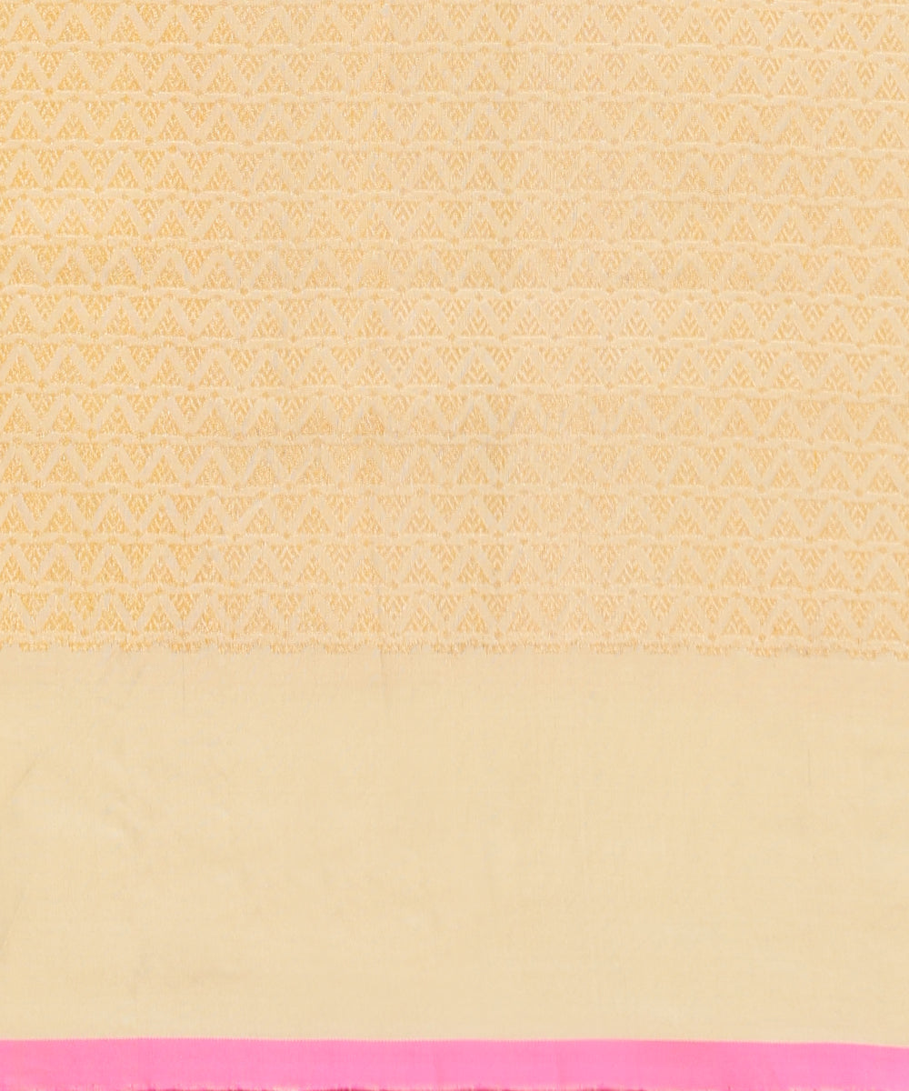 Beige_Handloom_Pure_Katan_Silk_Banarasi_Saree_With_Konia_Pallu_WeaverStory_05