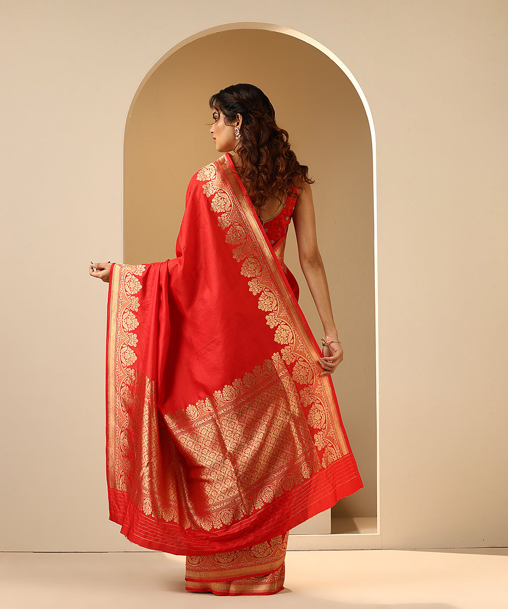 Red_Handloom_Pure_Katan_Silk_Plain_Banarasi_Saree_With_Gold_Zari_Persian_Border_WeaverStory_03