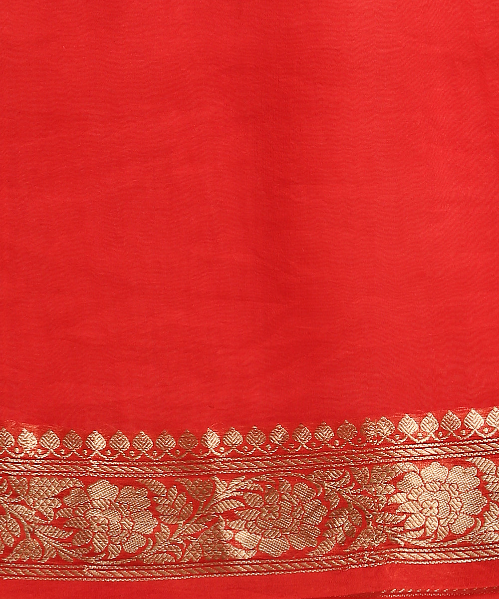 Handloom_Red_Pure_Organza_Silk_Banarasi_Saree_With_Gold_Zari_Border_And_Vertical_Stripes_WeaverStory_06