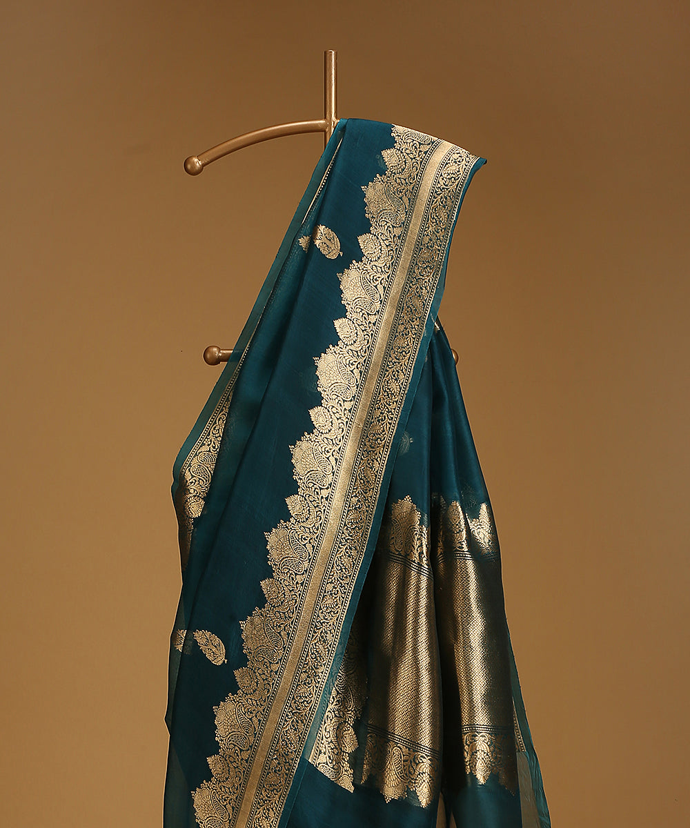 Handloom_Teal_Blue_Pure_Organza_Silk_Banarasi_Saree_With_Gold_Zari_Border_And_Kadhwa_Boota_WeaverStory_02