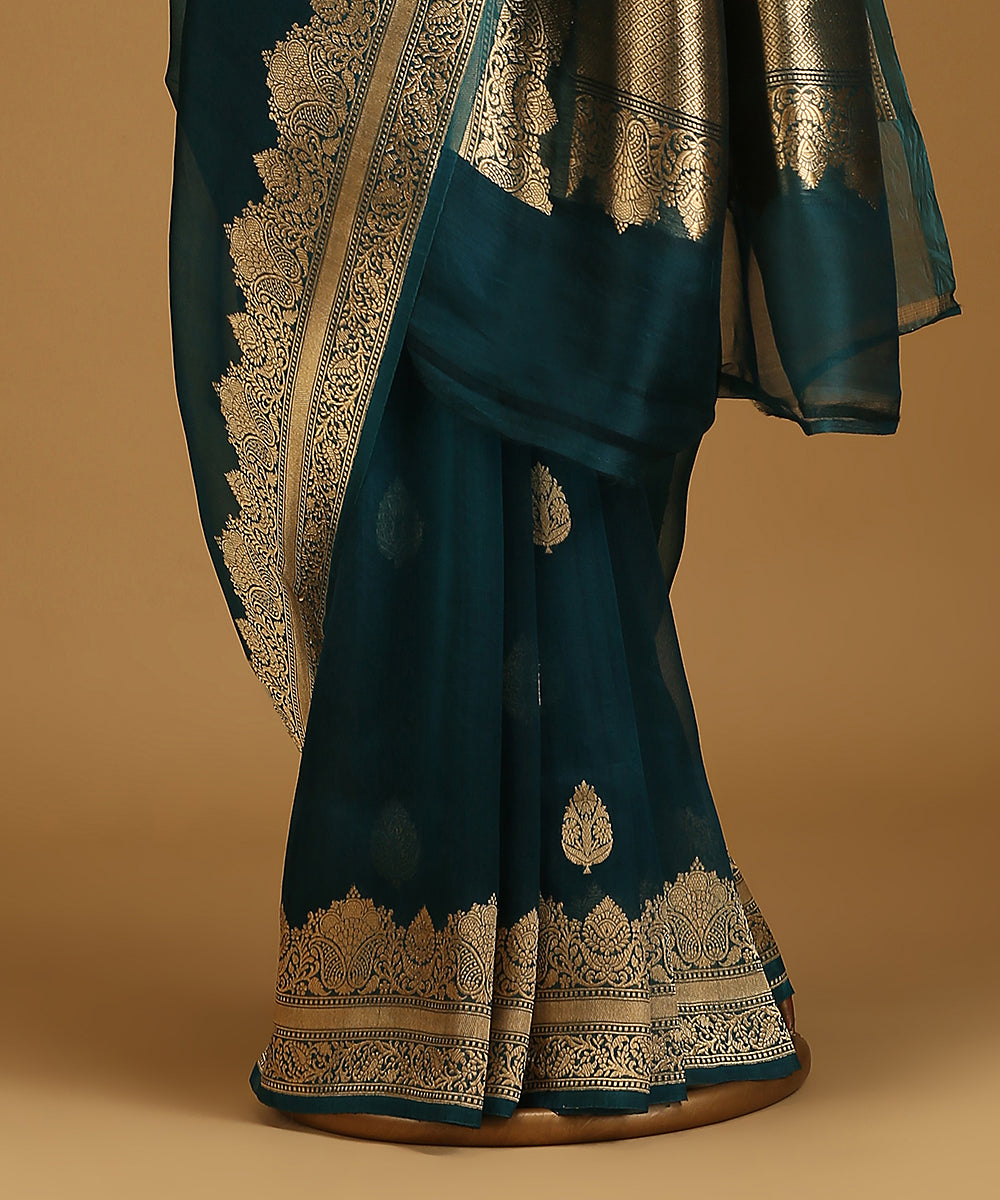 Handloom_Teal_Blue_Pure_Organza_Silk_Banarasi_Saree_With_Gold_Zari_Border_And_Kadhwa_Boota_WeaverStory_03