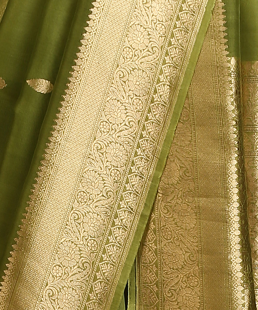 Henna_Green_Handloom_Pure_Organza_Silk_Banarasi_Saree_With_Gold_Zari_Border_And_Kadhwa_Boota_WeaverStory_04